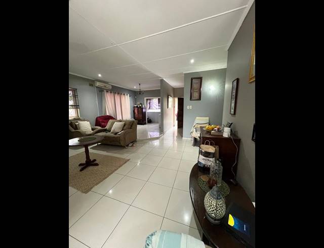 5 BEDROOM HOUSE FOR SALE IN BEREA WEST